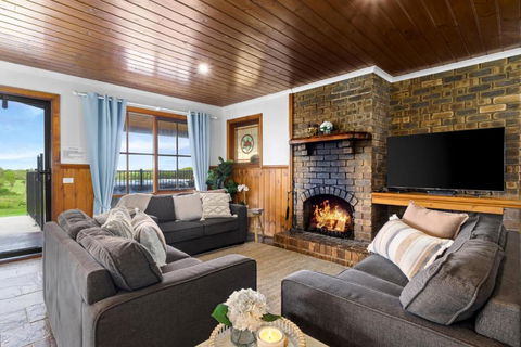 Apollo Bay Cottages- Wild Dog - Accommodation Guide 3