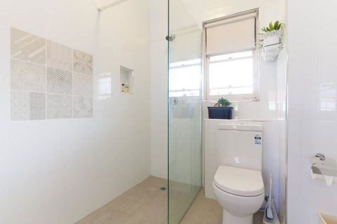 B7 Crawley Apartment 1 BRM & Sleepout Near UWA - Accommodation Guide 1