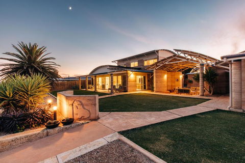 Baird Bay Seaside Villas - Accommodation Asia 0
