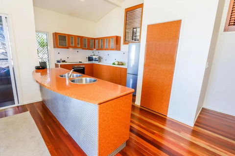 BankSea Holiday Home - Accommodation Asia 4