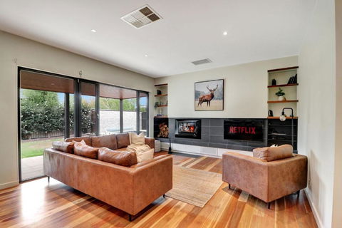 Banksia House - Accommodation Asia 4