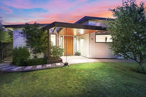 Banksia House - Accommodation Asia 2