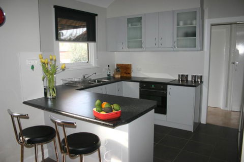 Banksia Cottage - Accommodation Asia 0