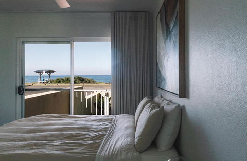 BAY PROPERTIES . Ocean Sounds - Accommodation Guide 4