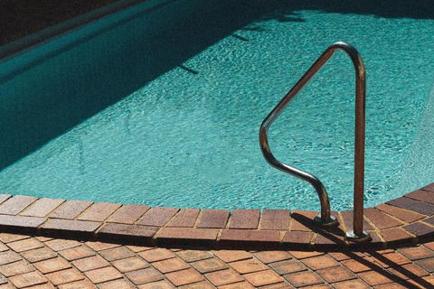 BAY PROPERTIES . Ocean Sounds - Accommodation Guide 2