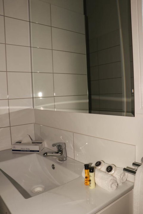 Emerald Park Motel - Accommodation Guide 3