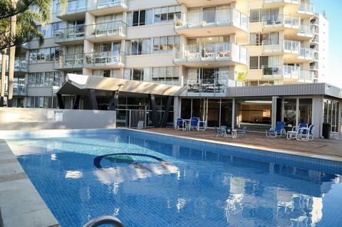 Pacific Regis Beachfront Holiday Apartments - Accommodation Asia 9