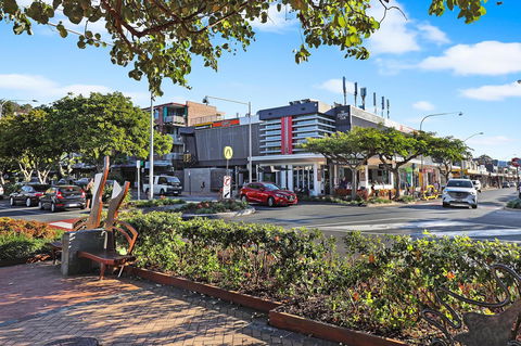 Pacific Regis Beachfront Holiday Apartments - Accommodation Asia 16