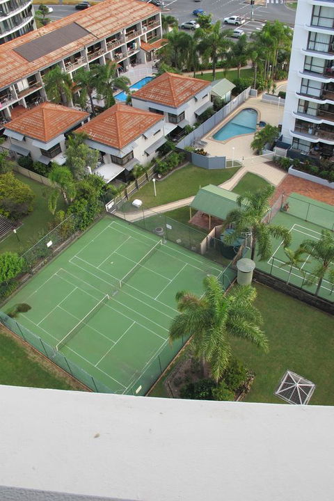 Pacific Regis Beachfront Holiday Apartments - Accommodation Asia 6