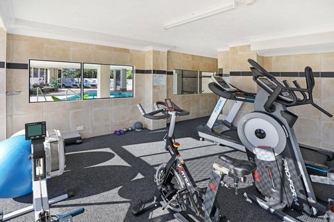 Pacific Regis Beachfront Holiday Apartments - Accommodation Asia 8