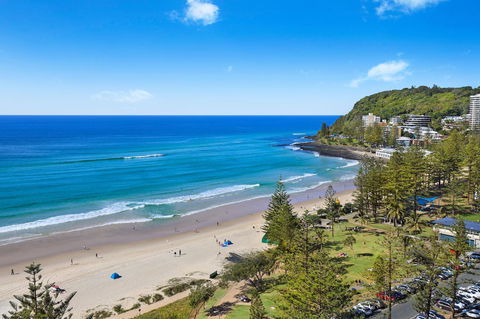 Pacific Regis Beachfront Holiday Apartments - Accommodation Asia 0