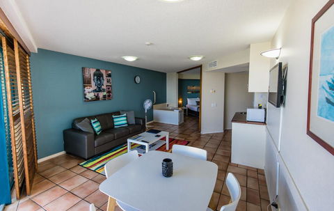 La Promenade - Accommodation Asia 23