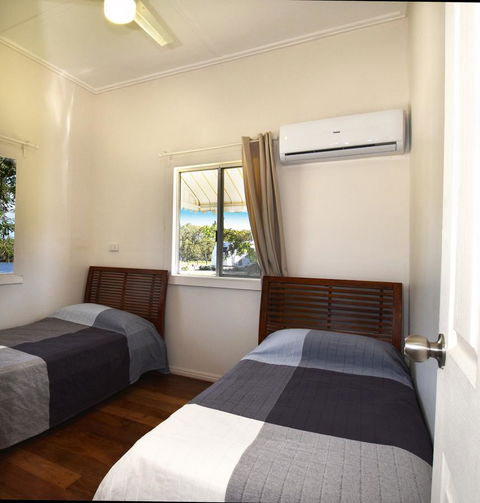 Absolute Waterfront - Accommodation Asia 3