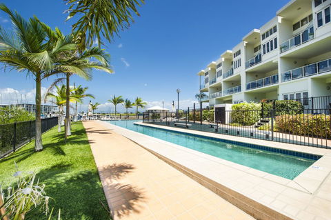 Beachside Apartment 5 - Accommodation China 1