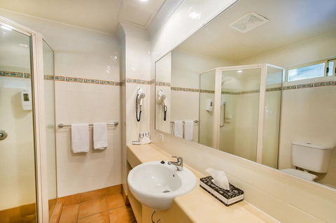 Shamrock Gardens Motel - Accommodation Guide 6
