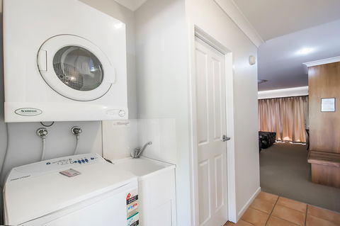Shamrock Gardens Motel - Accommodation Guide 2