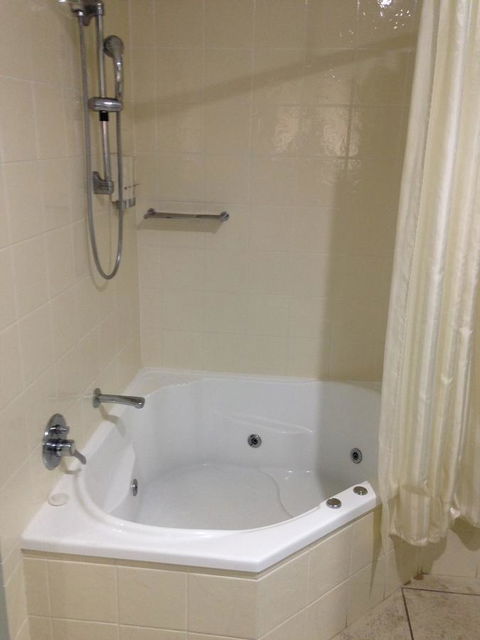 Eastgate On The Range Motel - Accommodation Asia 32