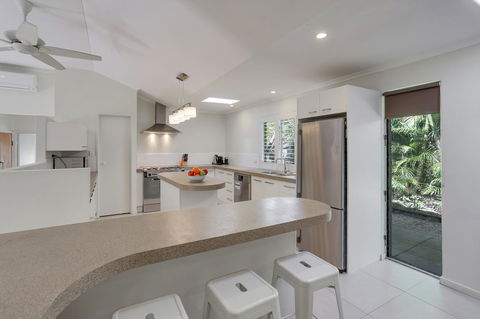 The Shack Noosa - Accommodation Asia 5