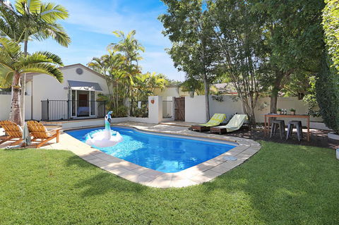 The Shack Noosa - Accommodation Asia 0