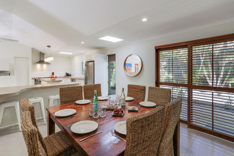 The Shack Noosa - Accommodation Asia 6