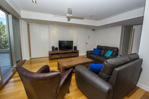 Maggies Beachfront Apartment 13 - Accommodation China 15