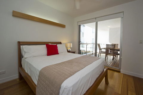 Maggies Beachfront Apartment 13 - Accommodation China 14