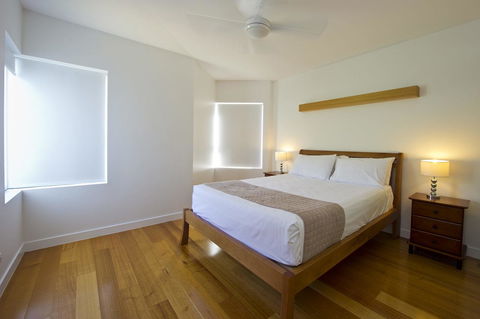 Maggies Beachfront Apartment 13 - Accommodation China 12