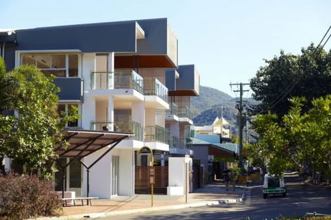 Maggies Beachfront Apartment 13 - Accommodation China 1