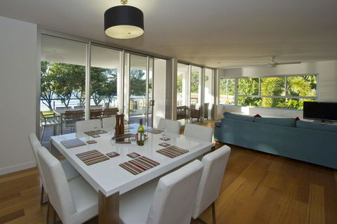 Maggies Beachfront Apartment 10 - Accommodation China 7