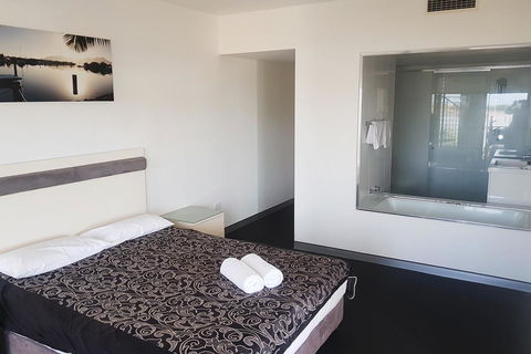 Hinchinbrook Holiday Apartments - Accommodation Asia 11