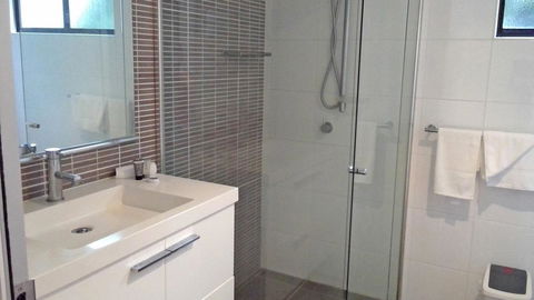 Hinchinbrook Holiday Apartments - Accommodation Asia 9