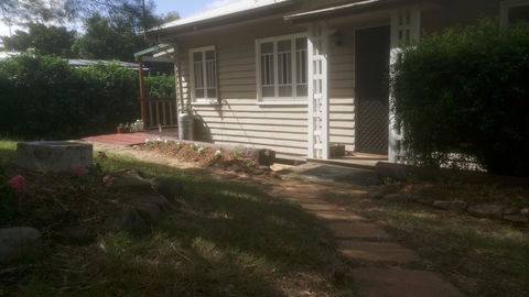 Boonah Cottage - Accommodation Guide 5