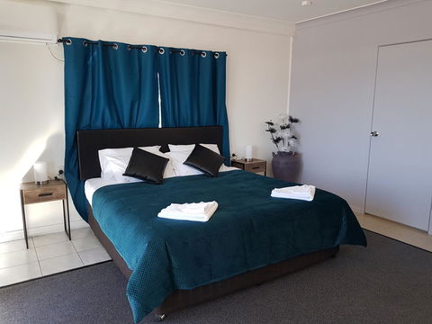 The Q Motel Rockhampton - Accommodation Asia 0