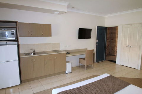 Midlander Motor Inn - Accommodation Asia 22