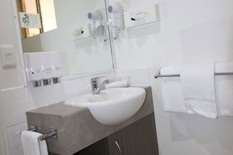 Midlander Motor Inn - Accommodation Asia 10