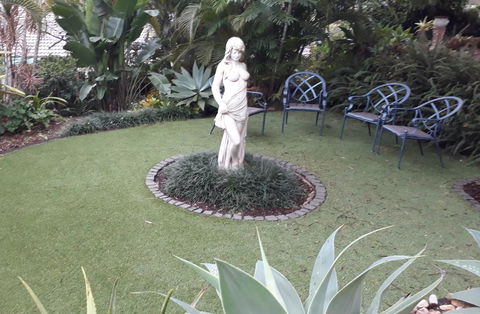 Private Apartment With Scenic Gardens - Accommodation China 1