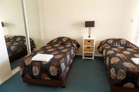 Crystal Beachfront Apartments - Accommodation China 22