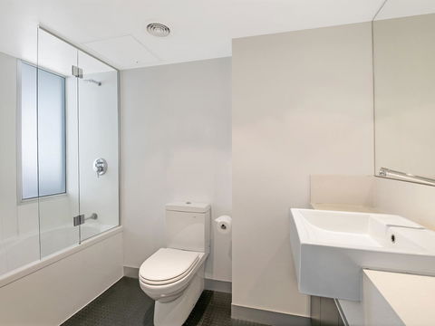 The Miro Apartments - Accommodation Guide 4