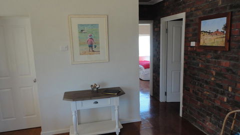 Ratcliff Cottage - Accommodation Asia 13