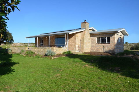 Ratcliff Cottage - Accommodation Asia 7