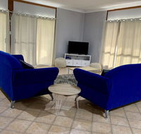 Bees Place - 3 bedroom home on 10 acres of land with distant ocean views - Accommodation Asia