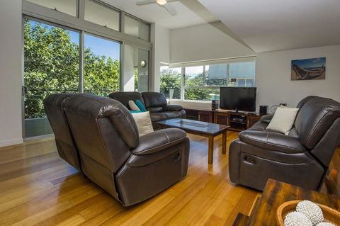Maggies Beachfront Apartment 5 - Accommodation China 4