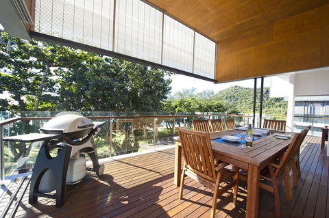 Maggies Beachfront Apartment 5 - Accommodation China 7