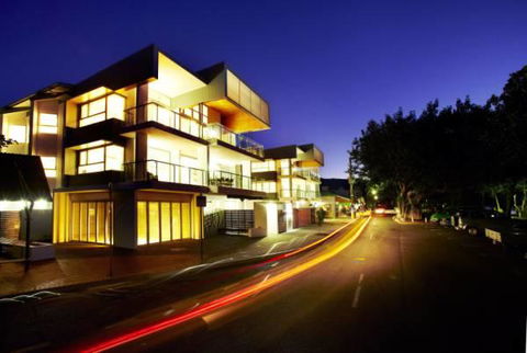 Maggies Beachfront Apartment 12 - Accommodation China 2