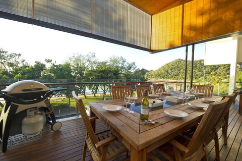 Maggies Beachfront Apartment 12 - Accommodation China 9