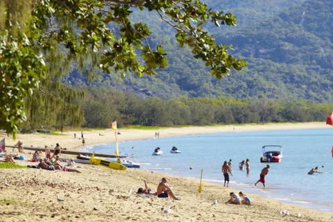 Maggies Beachfront Apartment 12 - Accommodation China 5