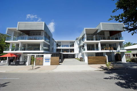 Maggies Beachfront Apartment 8 - Accommodation China 0