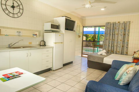 Tropical Palms Resort & 4WD Hire - Accommodation Asia 10