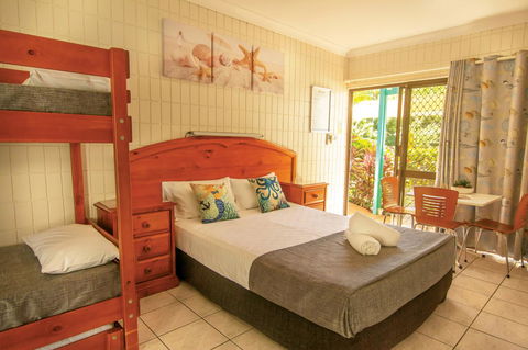 Tropical Palms Resort & 4WD Hire - Accommodation Asia 2