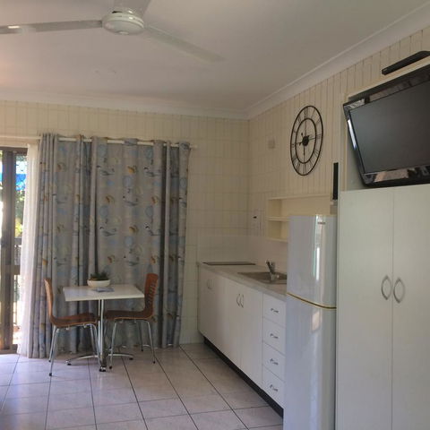 Tropical Palms Resort & 4WD Hire - Accommodation Asia 25